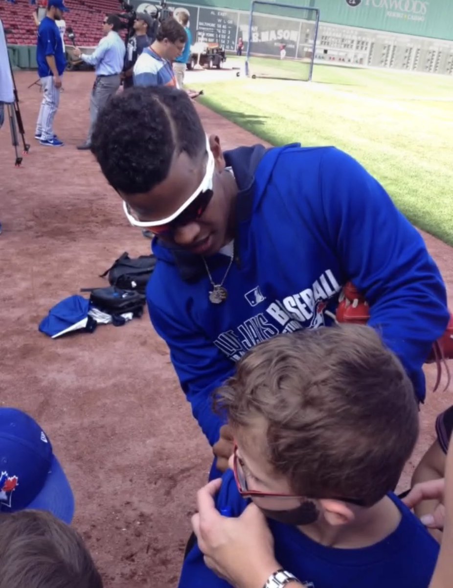 KernowBaseball's tweet photo. @batflips_nerds We loved it (waits to be struck by lightning) even as #BlueJays fans. There was plenty of banter with the kids about it not being too late to make better life choices 😅 Only time we’ll likely get up on the #GreenMonster too and a @STR0 &amp; Jays dugout visit at the end 🤩🙌🏼🙌🏼 🇨🇦🇺🇸 https://t.co/P3H4KZTpP9