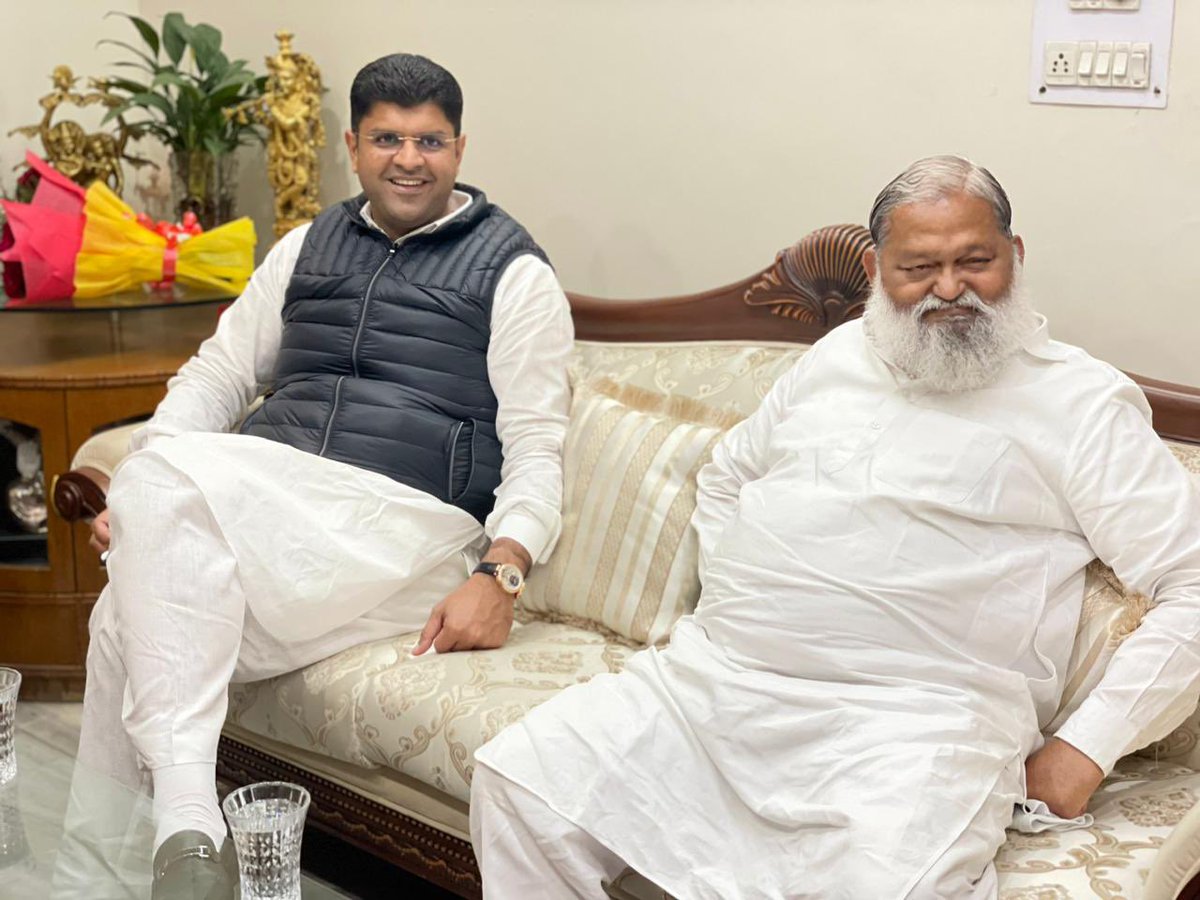 Dchautala's tweet photo. विधानसभा में हमारे वरिष्ठ साथी, प्रदेश के पूर्व गृह मंत्री व पूर्व स्वास्थ्य मंत्री श्री अनिल विज @anilvijminister जी को जन्मदिन की हार्दिक बधाई और शुभकामनाएं। ईश्वर से प्रार्थना है कि आप सदैव स्वस्थ रहें एवं दीर्घायु हों। https://t.co/oOANtCP026
