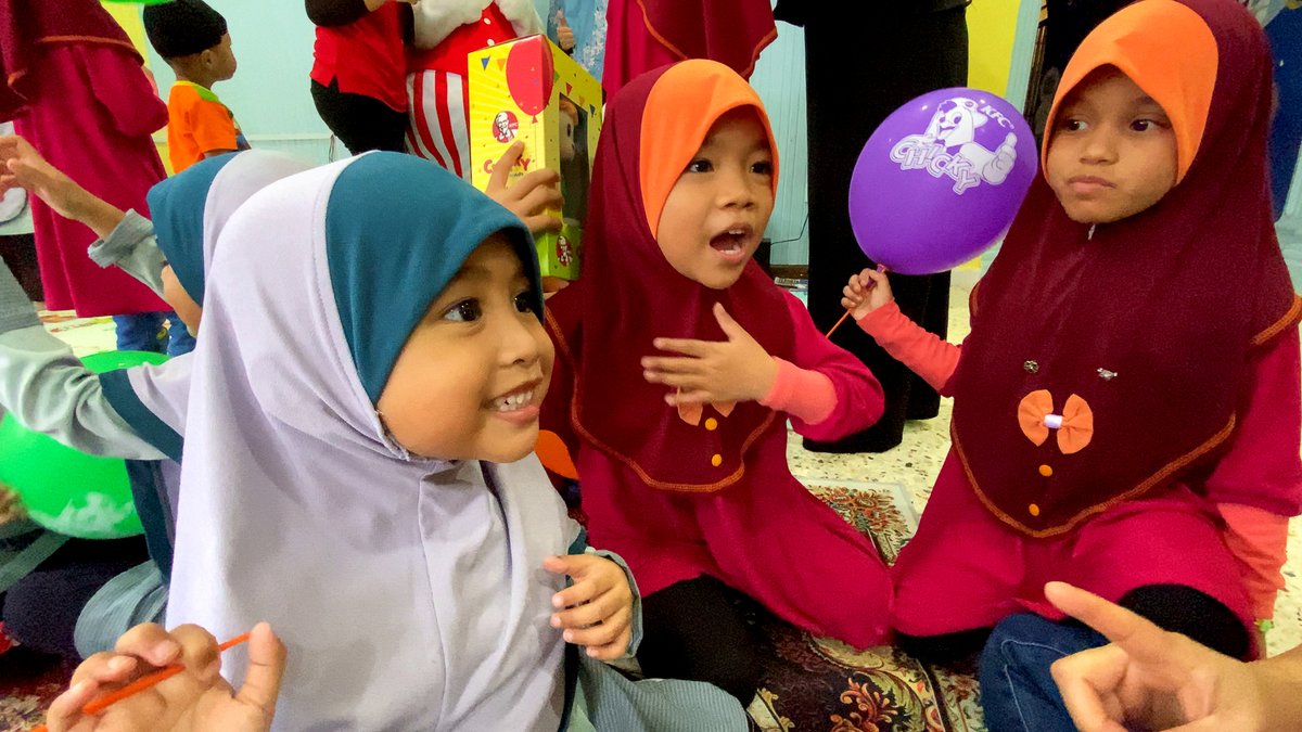 KFCmalaysia's tweet image. KFC, melalui inisiatif Add Hope, telah melaksanakan program-program perkongsian dan menziarahi beberapa rumah kebajikan di Malaysia. KFC Malaysia akan sentiasa komited dengan usaha-usaha sebegini sepanjang 2024 dan tahun-tahun seterusnya.

#AddHope #Kepci