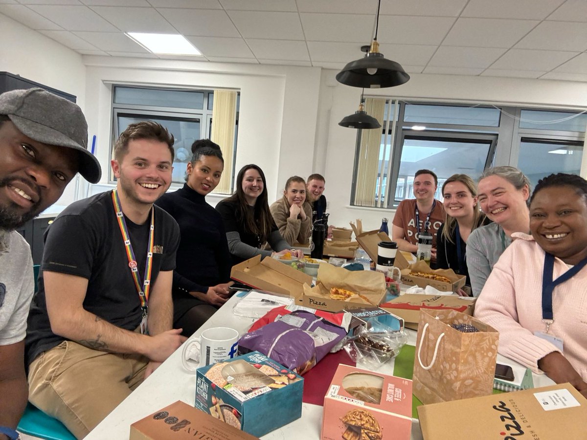 Saying farewell to Faith (front right) from Irrua Specialist Teaching Hospital (Nigeria) who spent a successful 5 weeks with <a href="/OneVirology/">One Virology</a> to establish mpox assays in a project led by <a href="/ToshanaFoster/">Toshana Foster</a> (too much food!) and in collaboration with <a href="/EPS_Porton/">Emerging Pathogen Serology group</a> <a href="/UKHSA/">UK Health Security Agency</a>