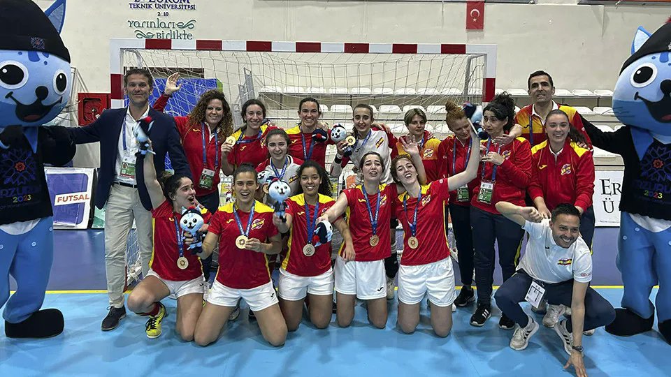 OrdagoChica's tweet photo. 💥NEW @OrdagoChica💥

🧐 #ElForo con @Paumtnez_: #LigaF, Alexia Putellas y #CopaDeLaReina

🎙️ @CandelaSoria_2, 🏅en los Juegos Sordolímpicos

💪⚽ @Migueldelgado, ceo de @EsfericaFC

#OrdagoaChica #Futfem

👉 https://t.co/yXaGvwoGAy https://t.co/ZFhuQVnW2t