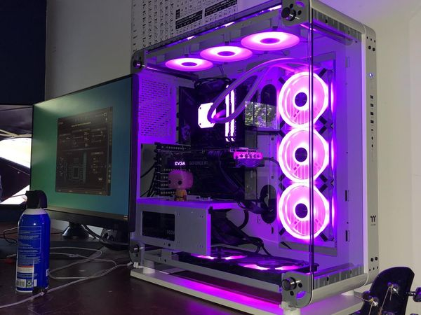 ThermaltakeInc's tweet photo. Pink and daring. Love the look of this #CoreP6!
📷 PoopCaptain https://t.co/SyJeqPIhIN