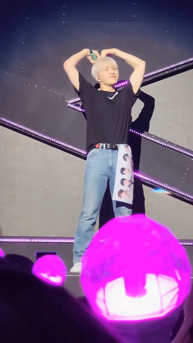 light_yuny's tweet photo. 우리 진우 오빠 찐리더 생일 너무 축하해🥳💜 너무 무리하지 말고 몸 잘 챙기기! 항상 아로하 생각하는 마음이 따뜻하고 든든해🫶🏻 많이 웃고 우리 행복하자! 

@ASTRO_Staff 
#아스트로 #ASTRO #진진 #JINJIN #HBDMessageforJINJIN #해피진진데이 #HAPPYJINJINDAY #햇살처럼_따뜻한_찐리더_생일축하해 https://t.co/Mhi8Mn77cW