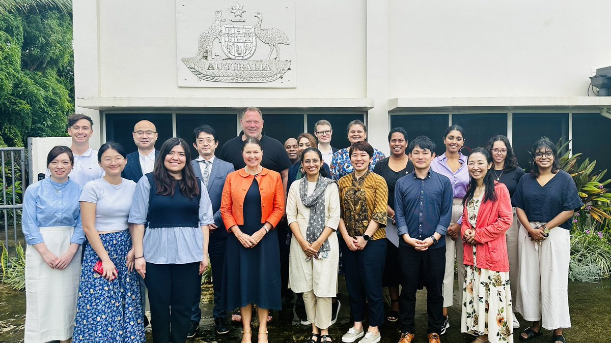 BryceWakefield's tweet photo. Day five of the #IPCN South Pacific Study Tour! Talking disaster resilience w/ 🇦🇺 @AustHCTonga, 🇹🇴 Met Director Ofa Faanunu, 🇹🇴 NDMA’s Moana Kioa, &amp; 🇯🇵 political counsellor Nakano Akihiko. Plus, discussing 🇹🇴’s attitudes on the world at the Tupou Tertiary Institute’s Dr ‘Ungata. https://t.co/uWgkKy8m2q