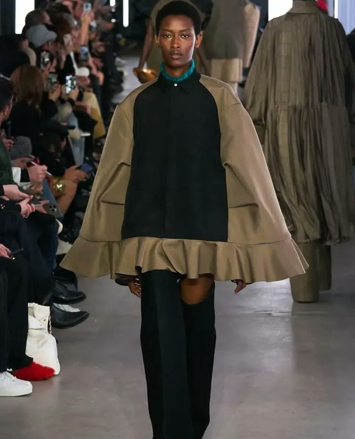 wemamodels's tweet photo. Denyse walking sacai @sacaiofficial at the Paris Fashion Week @parisfashionweek 🔥

Wema Models Rocks 💯

#wemamodels #runway #model #beauty #fashion #designer #modellife #lifestyle #creativity #parisfashionweek https://t.co/qV0vNTfkmi