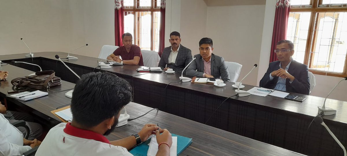 ChandelDeo's tweet photo. Telecom &amp; Road Connectivity meeting chaired jointly by DEO, Chandel &amp; DEO, Tengnoupal. 
@ECISVEEP @CeoManipur @SpokespersonECI #LokSabhaElections2024 https://t.co/rGFDPIzVbw