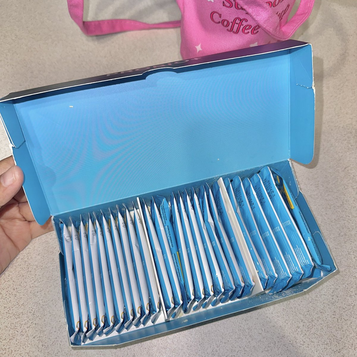 Nurintashaa's tweet photo. I pun terjebak makan prebiotics ni so nak review after 5 hari makan:

- for gastric, better tapi i still tak makan pedas sebab nak puasa
- for penghadaman, sumpah best. smooth je. 
- perut rasa seronok, tak bloated.

Best best. Nanti i update lagi kulit makin cantik ke takkk 😆 https://t.co/2JwY3diEte