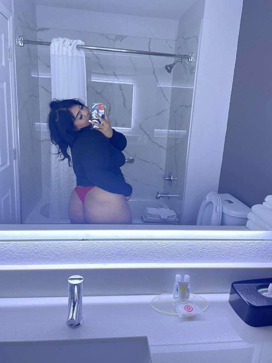 cyb3riva's tweet photo. who wants to buy cont3nt :) add me on snap to play w me 🍼- lust444diva  #snapchat #prettypussy #buyer #seller  #buyingnudes #content #nsftw https://t.co/CSTmaYAPRd