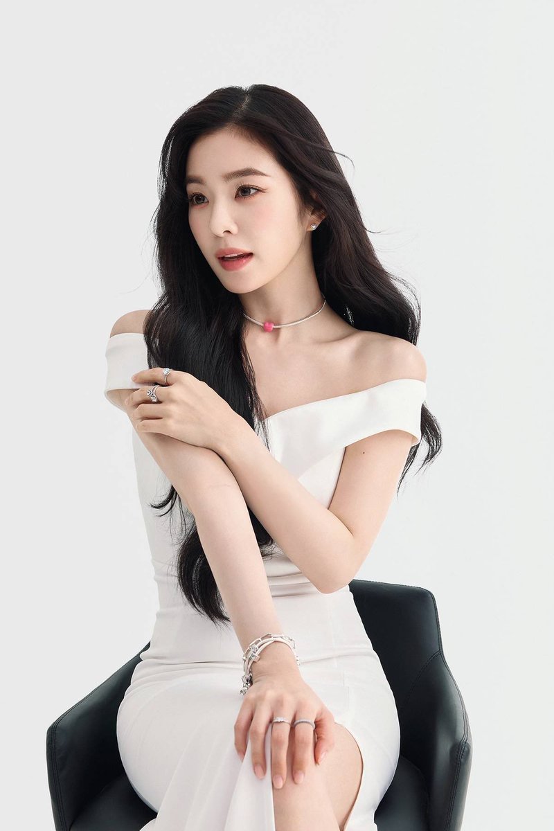 irene_global's tweet photo. Red Velvet x Pandora! 🤍

#IRENE #아이린 #RedVelvet @RVsmtown https://t.co/elIKvWwDUM