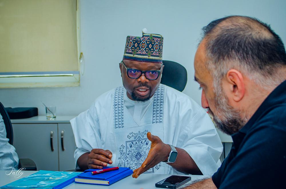 Ziliyaxx's tweet photo. Lokoja LGA Chair, Management Visit Unicane Industries Limited, Charges Company on CSR, Security

https://t.co/atMBLovjcE https://t.co/BG4ZraVl6n