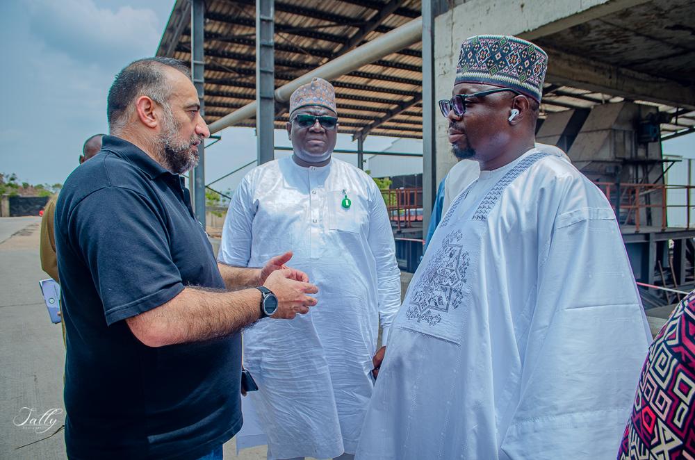 Ziliyaxx's tweet photo. Lokoja LGA Chair, Management Visit Unicane Industries Limited, Charges Company on CSR, Security

https://t.co/atMBLovjcE https://t.co/BG4ZraVl6n