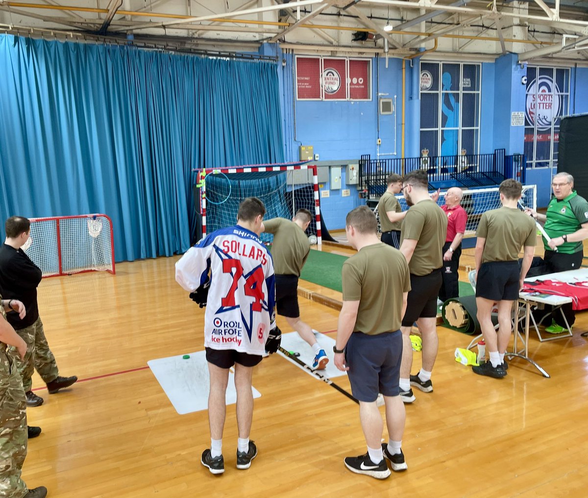 StnCdrCos's tweet photo. Yesterday was the @RAF_Cosford Fit4Life day ran by the team at the School of PT. A fantastic selection of sports, health and wellbeing and lifestyle stands. And an opportunity for over staff and over 1000 trainees to try something new. Big thanks to Cpl Belgrau for coordinating. https://t.co/656fuGThOA