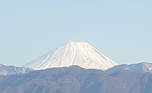 atarukan's tweet photo. 今日の富士山 昭和町より https://t.co/IGV0WHCMXc