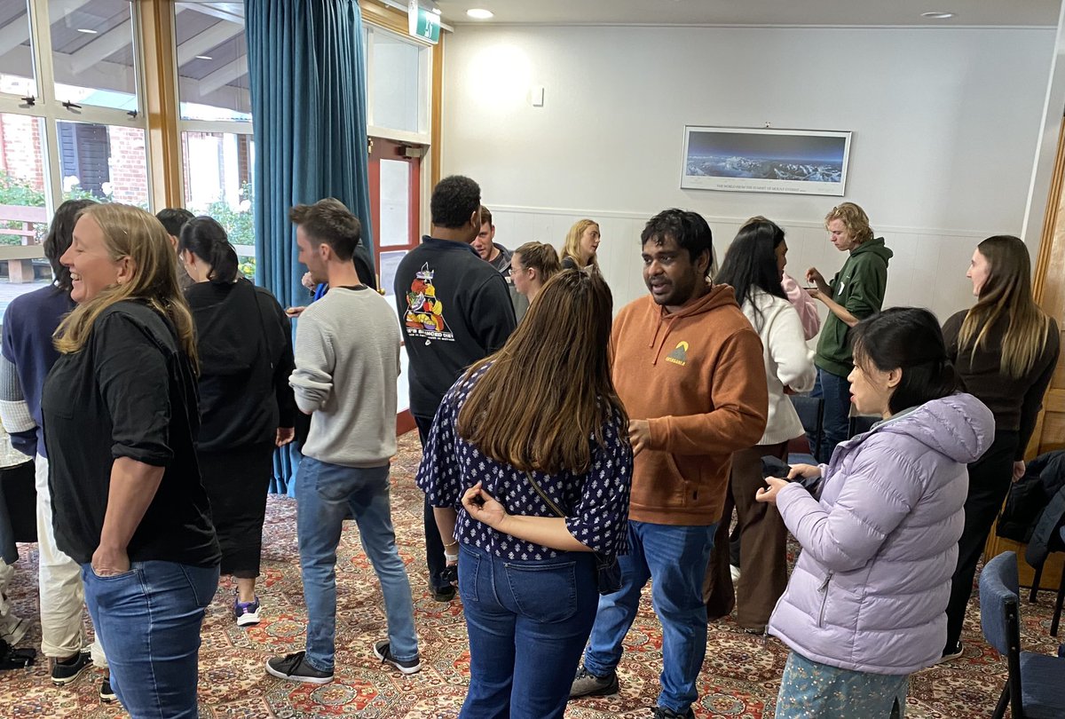 Welcome School of Geography #Postgrads 🤗 Here’s to another exciting year with our fabulous postgrad students. Big mihi to Ralf Ohlemüller for organising today’s activities. Lots of lively discussion … and kai. Happy days. 😁