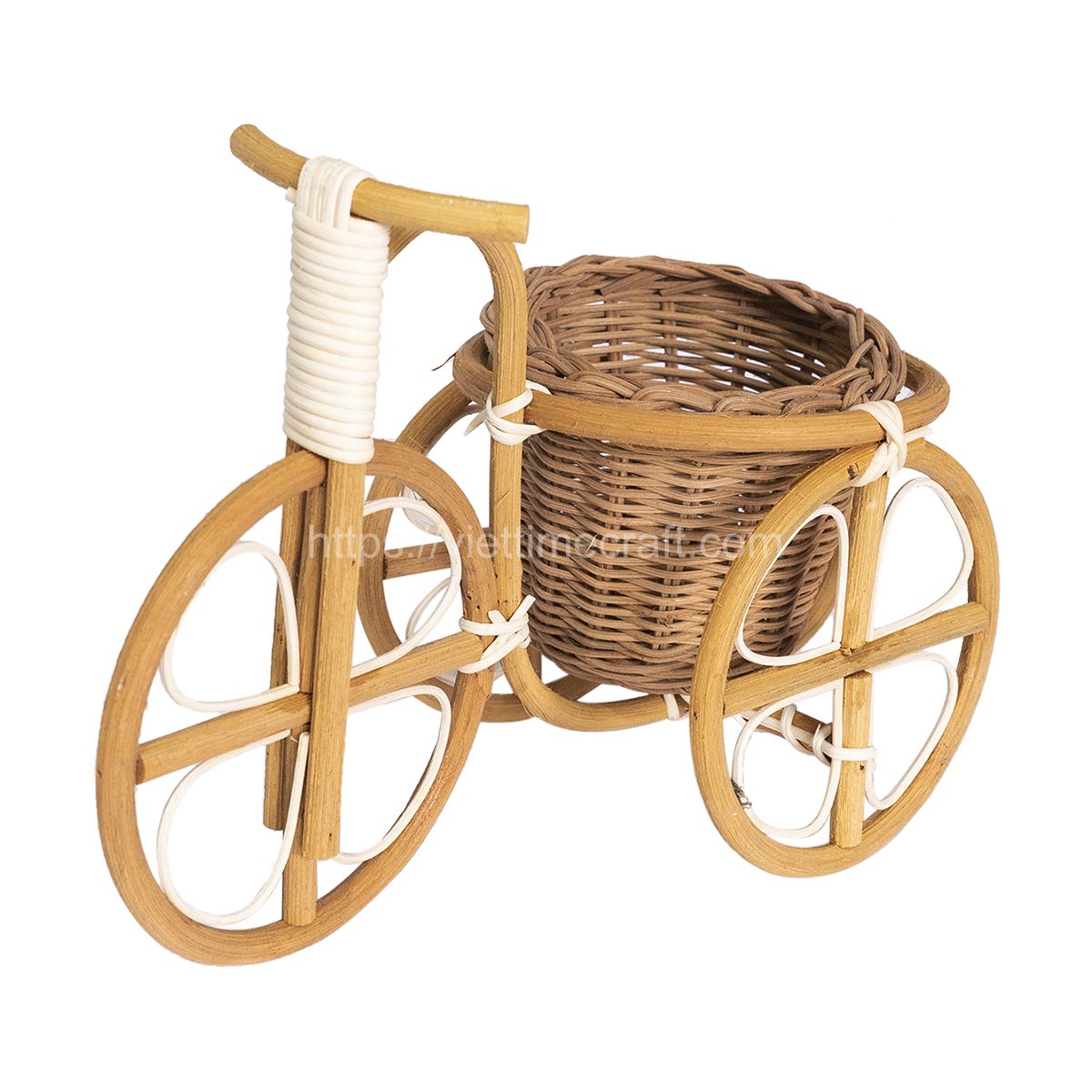 viettimecraft's tweet photo. Let's decorate your room with Vintage Rattan Tricycle Bike Shaped Planter Flowerpot.  #style #homedecor #diy #handicraft #wholesale #socialselling https://t.co/4SiUmxXUBo