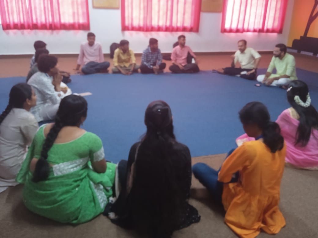 vishwavidalaya's tweet photo. Film Club is fostering the Creativity of Students – Prof. @HareRamTripath4 . KKSU’s Chitralahari Film Club successfully organized  the First "Chitraranga Film Festival 2024" https://t.co/6QgyyNwKKR