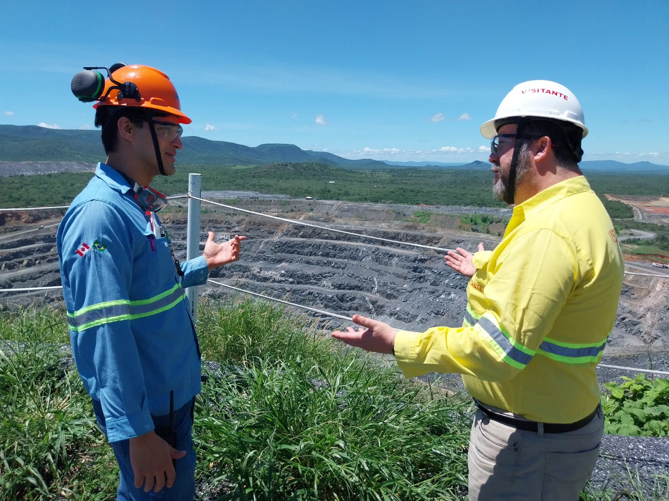 EcoraRoyalties's tweet photo. --
Head of Technical, Nick Slade visited Largo's Maracás Menchen mine in Brazil, where #Ecora owns a 2% NSR royalty. We were pleased to see the operations running well, and @Largo_Inc reporting in line with @GRI @SASB @TCFD @UNSDGs

#MaracásMenchen #LargosResources #vanadium https://t.co/7QcpaZPP5a