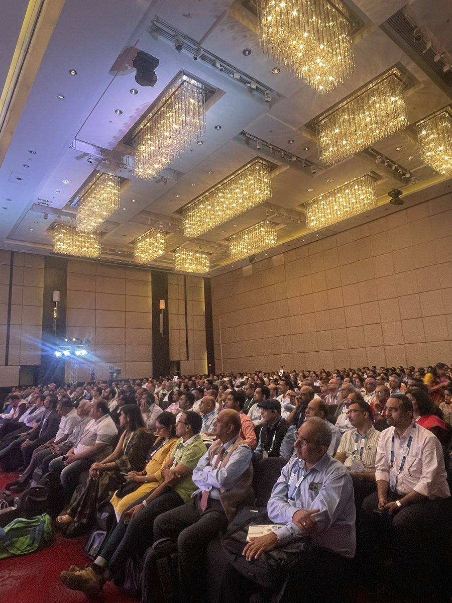 idrlakshmi's tweet photo. On a Friday afternoon..can’t find a single empty seat @SummitCdi 
@Unnikri  Sir pls help 😜 https://t.co/1SOZV9XVWU