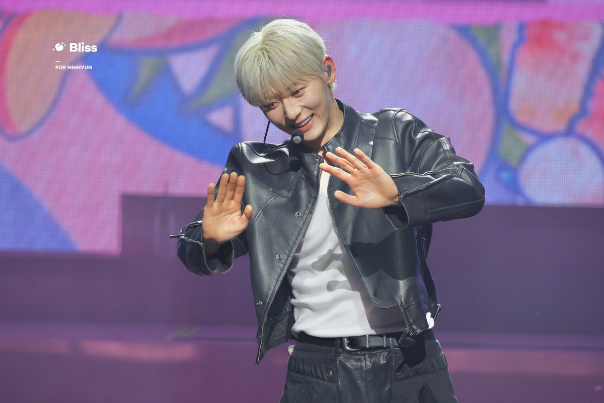 항상 행복만 가득해서 웃는 일들이 많았으면 좋겠어🍀
많이 사랑해 민현아🍑🧡

#황민현 #HWANGMINHYUN
#HAPPY_12th_ANNIVERSARY
#황도들의단짝데뷔12주년 🍑🌸