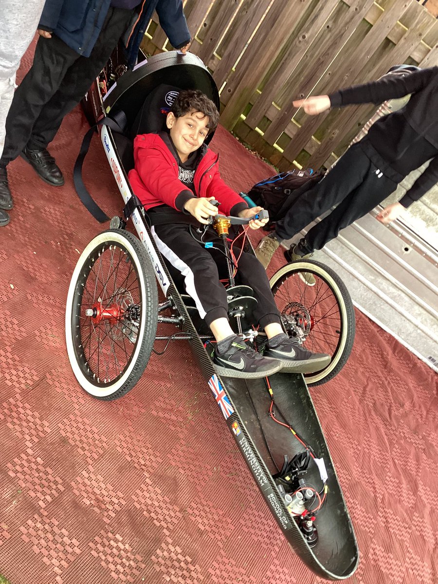MrsBi (@mrsa_bi) on Twitter photo We had some inspiring visitors from <a href="/unibirmingham/">Uni of Birmingham</a> The engineering students brought in some of their amazing technology which included a real racing car, 3D printer and a robot-dog! We were all so inspired and amazed! Thanks <a href="/Mr_Hart9/">Mr Hart</a> <a href="/paganelschool/">Paganel Primary</a>
#BritishScienceWeek We had some inspiring visitors from <a href="/unibirmingham/">Uni of Birmingham</a> The engineering students brought in some of their amazing technology which included a real racing car, 3D printer and a robot-dog! We were all so inspired and amazed! Thanks <a href="/Mr_Hart9/">Mr Hart</a> <a href="/paganelschool/">Paganel Primary</a>
#BritishScienceWeek