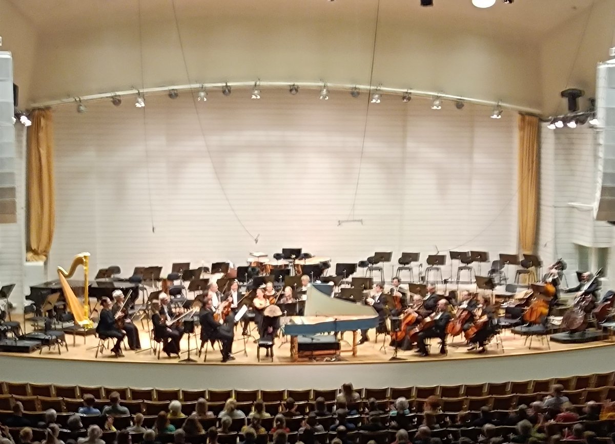 davidwyoken's tweet photo. Last night brilliant and dynamic performances (!!!): Erle Kont @Eclar15 (student of @oramsa) conductor, Irina Zahharenkova harpsichord
@TurkuPhil Orchestra: Copeland "Appalachian Spring", Górecki Harpsichord Concerto and Sibelius Symphony No 2. https://t.co/sGer20Zmm1