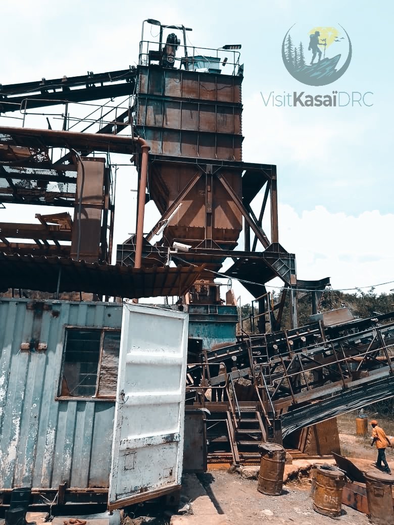 VisitKasaiDRC's tweet photo. 🚨 Dans les installations du Polygone de la Minière de Bakwanga ( MIBA ) jadis poumon économique de l'espace Grand-Kasaï et de la RDC en général.

@Presidence_RDC
@Fatshi20 @fatshi13 @GouvernoratKOR @ngoyikasanji11 @Tobie_Kayumbi @TshikuyaKayembe @SamyBadibanga @IsralMutombo11 https://t.co/VGfWmVYqsb