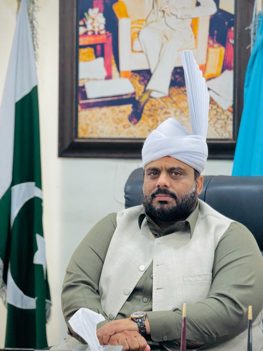 President GCCI Mr. Zia ul haq (Shiekh Faisal Ayub) on account of Punjab Culture Day dressed up with Tradition Punjabi Turban along with the Delegation of Arts Council Gujranwala led by Director Arts Council Mr. Ghulam Abbas.
Dated: (14-03-2024)