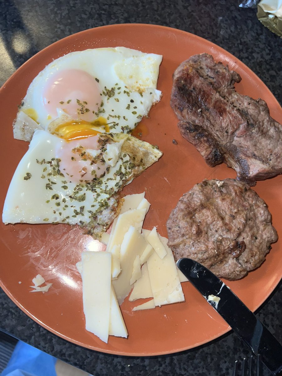 It's 8 in the morning. And i eat steak, eggs and rawmilk cheese!

Where the fuck did i end up?

Well, i think my ancestors would be proud.