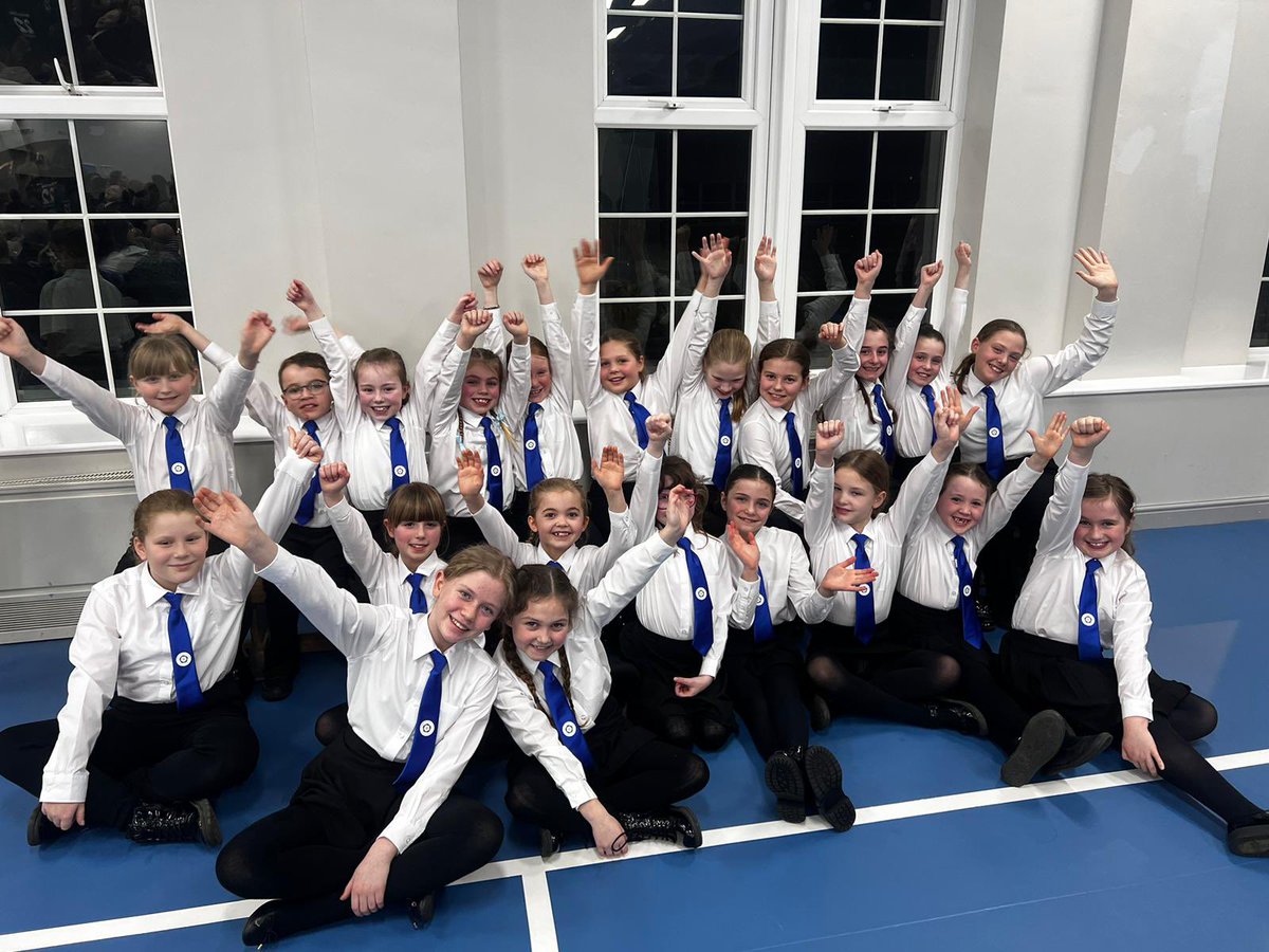 RichmondHillPA's tweet photo. Our Choir were back out in force last night at the Hill House Robin Hood Festival competition- they were AMAZING. Our Rose Learning Trust Choir won 🏆 A huge well done to Ember,Sophie,Grace &amp; Eliza who represent Richmond Hill 💙 Thank you to staff for taking them🎶 https://t.co/1rzHKsnbQn
