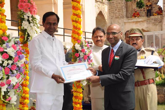 ashapriya09's tweet photo. @RSPraveenSwaero సార్ మీరు నాగర్ కర్నూలు నుండి గెలిచి పార్లమెంట్ లో బహుజనుల గొంతు వినిపించాలని ఉమ్మడి పాలమూరు జిల్లా బిడ్డగా మనస్ఫూర్తిగా కోరుకుంటున్నాను ...

@KTRBRS https://t.co/tFcnPtH2pn