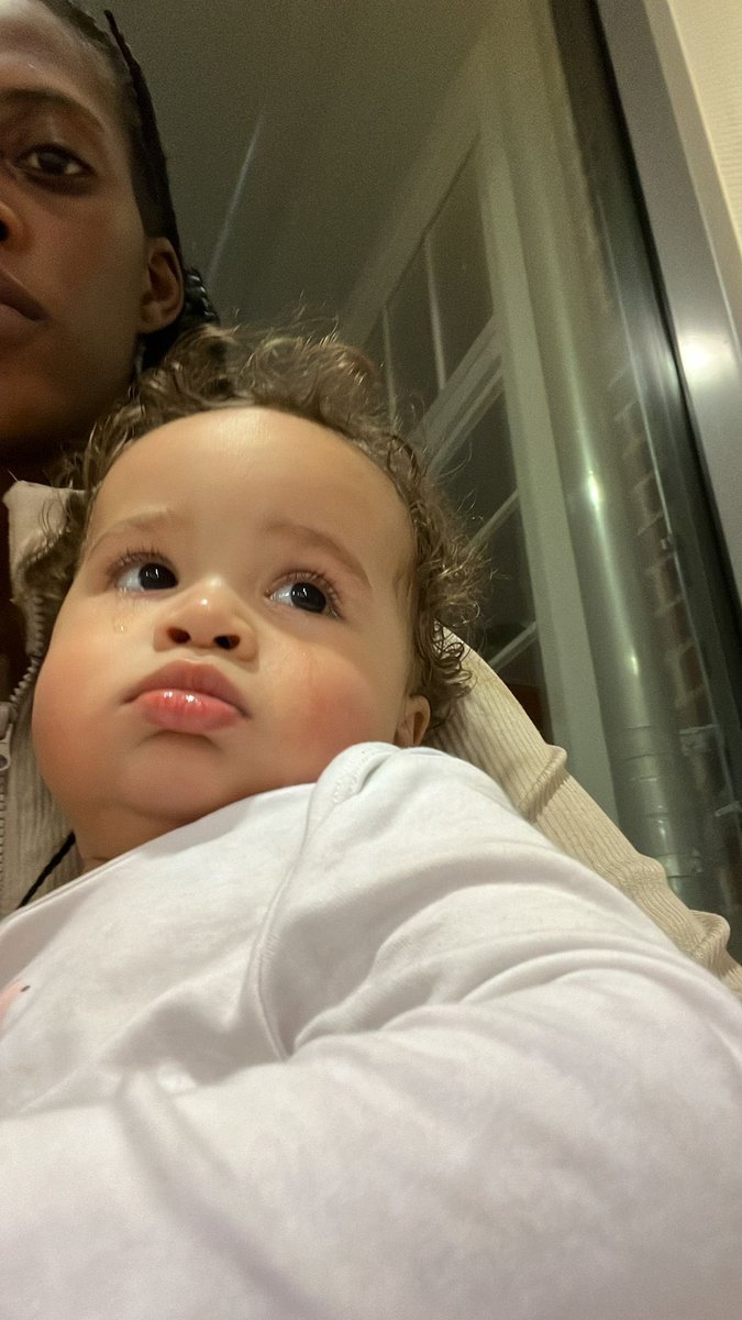 TW: souffrance bébé /décès bébé 

Est ce que vous pouvez retweeter svp ?Cette maman allemande a perdu son bébé de 9 mois dans un hôpital en Allemagne, je suis en contact avec elle qui m’a autorisé à partager les vidéos de ses derniers moments.

Il s’appelait Mika ⬇️