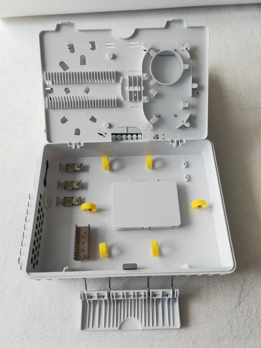 FanLaura3's tweet image. Outdoor fiber optic box can load 24pcs SC simplex adapters or 1pc 1X16 cassette splitter for cable distribution and connection.
#wallmount #facebook #napbox #fiberoptic #network #5G #fiberopticterminalbox #fibersplicebox #fiberbox #splicebox #pigtial #cable #fibercable #indonesia