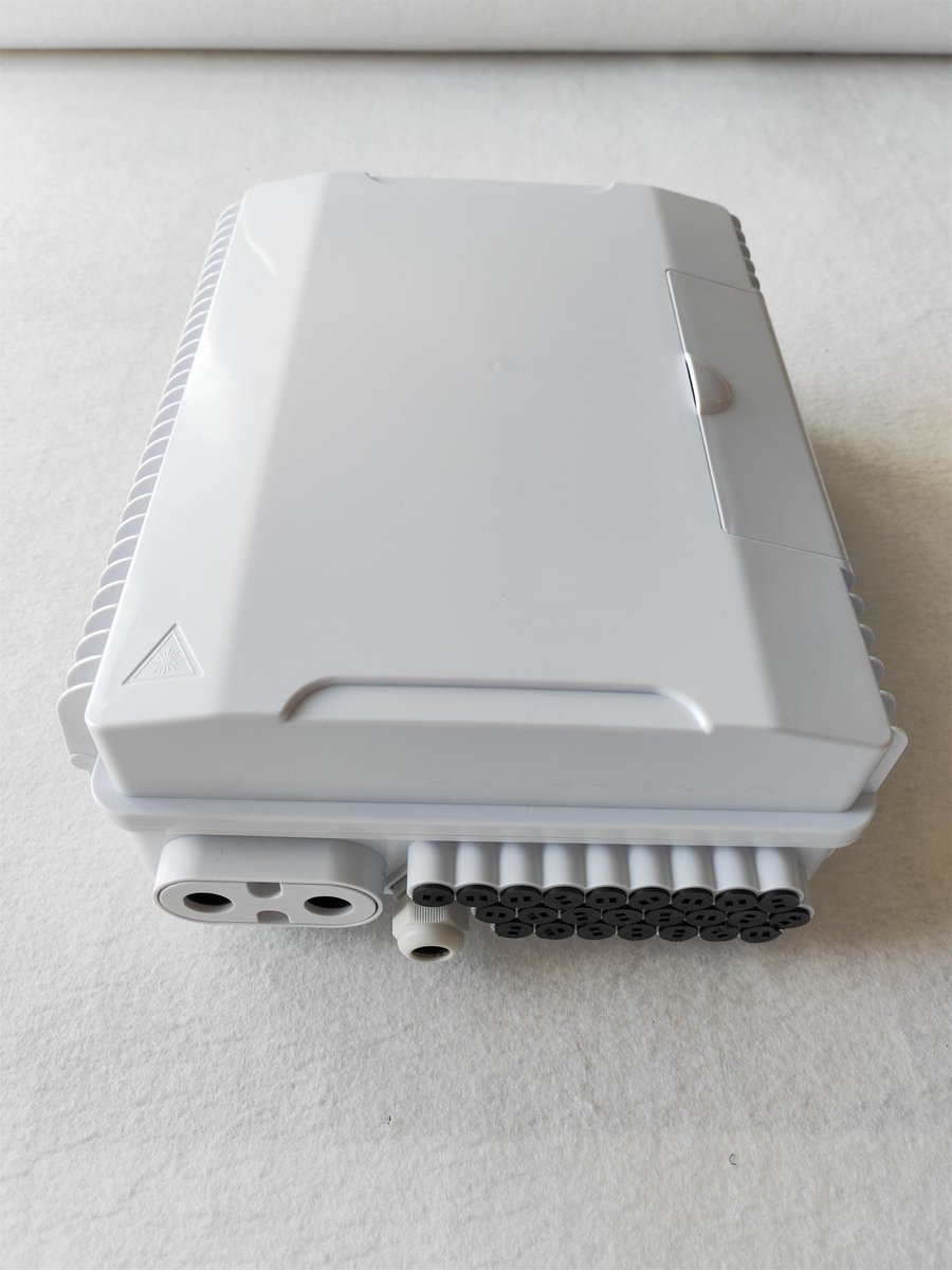 FanLaura3's tweet image. Outdoor fiber optic box can load 24pcs SC simplex adapters or 1pc 1X16 cassette splitter for cable distribution and connection.
#wallmount #facebook #napbox #fiberoptic #network #5G #fiberopticterminalbox #fibersplicebox #fiberbox #splicebox #pigtial #cable #fibercable #indonesia