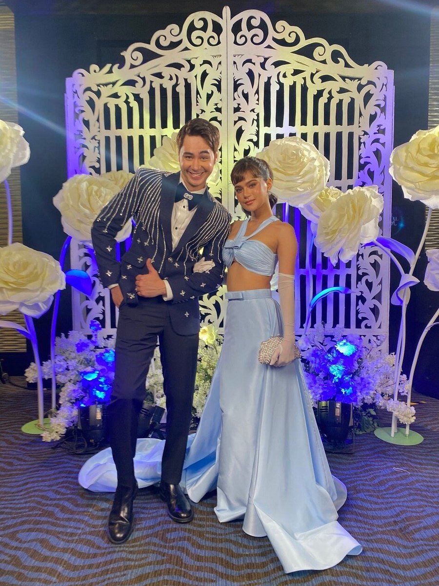 Yunnieshin's tweet photo. They look so mischievously royal that always have each others back.
My own kind of Ethereal Tandem.
Love you both @MissMarisRacal @Ajenningss_ 🥹😍😍

#MARISxANTHONY 
#StarMagicProm2024
#StarMagicalFairyTaleNight
#MarisRacal | #AnthonyJennings https://t.co/YCvc0FziAy
