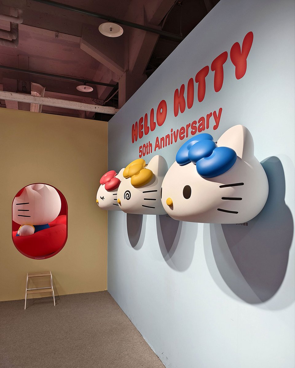 hello_mr619's tweet photo. 靜態展區可愛，互動遊戲不只可愛還很好玩，
真是的🎀#HELLOKITTY50週年特展 
怎麼可以這麼可愛又好玩啦❣️
#凱蒂 #三麗鷗 #HELLOKITTY #HELLOKITTY50th #KITTY #SANRIO #ハローキティ #サンリオ https://t.co/bfyjvWGL88