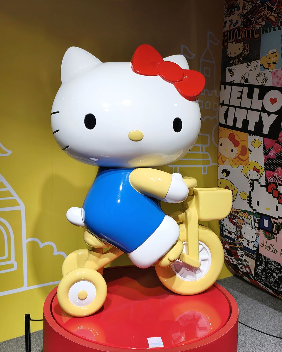 hello_mr619's tweet photo. 靜態展區可愛，互動遊戲不只可愛還很好玩，
真是的🎀#HELLOKITTY50週年特展 
怎麼可以這麼可愛又好玩啦❣️
#凱蒂 #三麗鷗 #HELLOKITTY #HELLOKITTY50th #KITTY #SANRIO #ハローキティ #サンリオ https://t.co/bfyjvWGL88