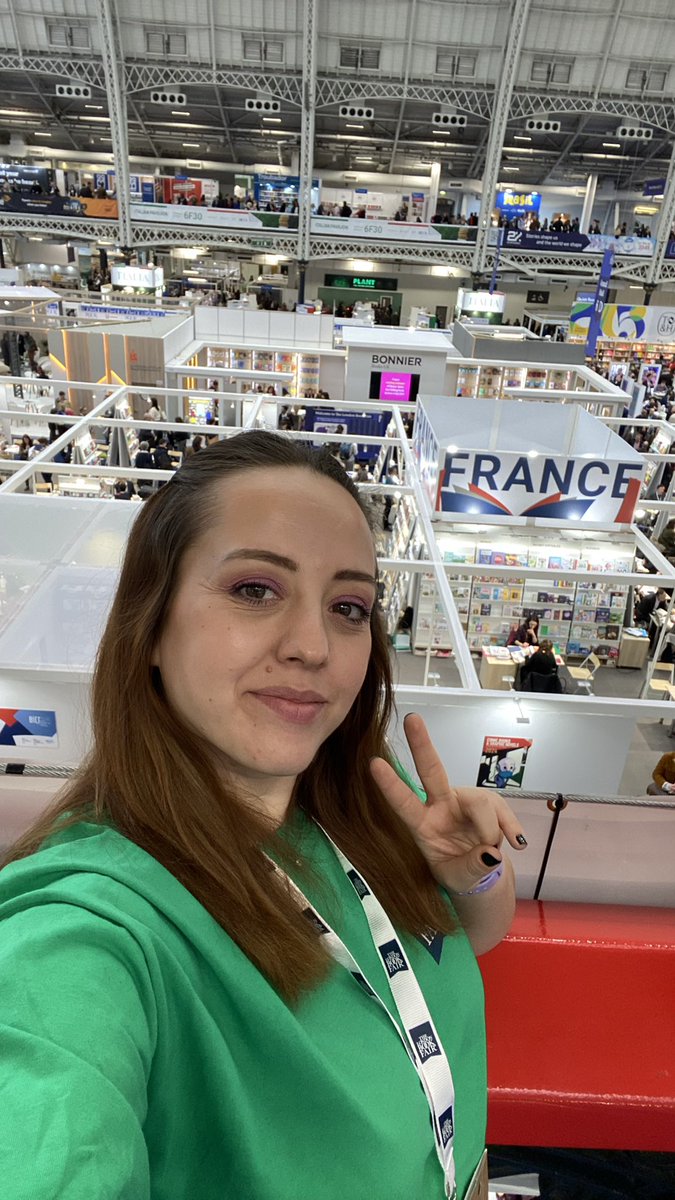 TugceBSyed's tweet image. I had the best time volunteering at @LondonBookFair &amp;amp; met some amazing publishing hopefuls. Our volunteering team was so diverse &amp;amp; I made such important connections for my career. Many thanks to @oxfordbrookes for this opportunity. 
#londonbookfair #lbf24 #publishingindustry