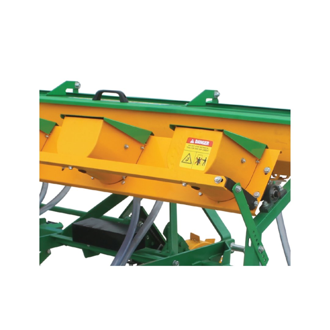 newhollandcmc's tweet photo. The Fieldking multi-crop row planter ensures uniform seed spacing and depth. This implement is best suited for multiple and mixed crops like Corn, Peas, Soybean, Groundnut, Sunflower, and Grams in all types of soil.
Call us at 0790444999 for more details.
#CMCMotors #Fieldking https://t.co/c1PT6VDoSO