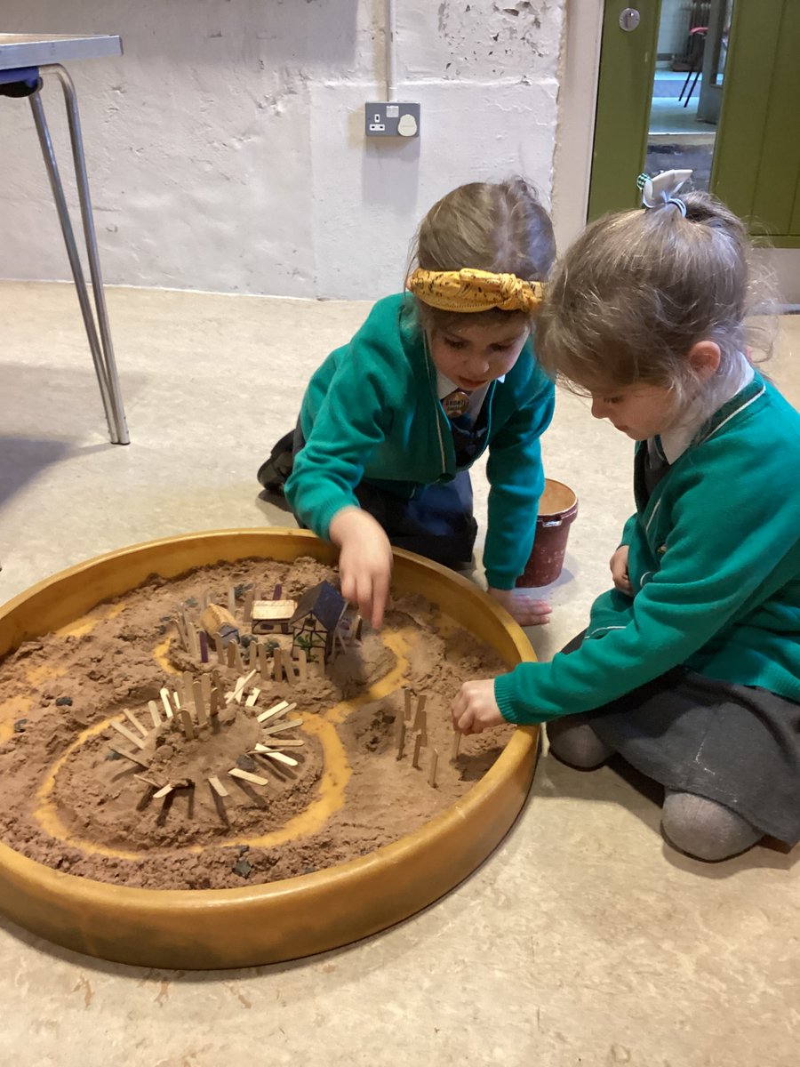 EYFS had a great time yesterday at Clitheroe Castle learning all about castles. Thank you to Julie for making it a brilliant afternoon. #Clitheroecastle #EYFS @HLLancashire @lancsearlyyears @RCSalfordEd @CaritasSalford