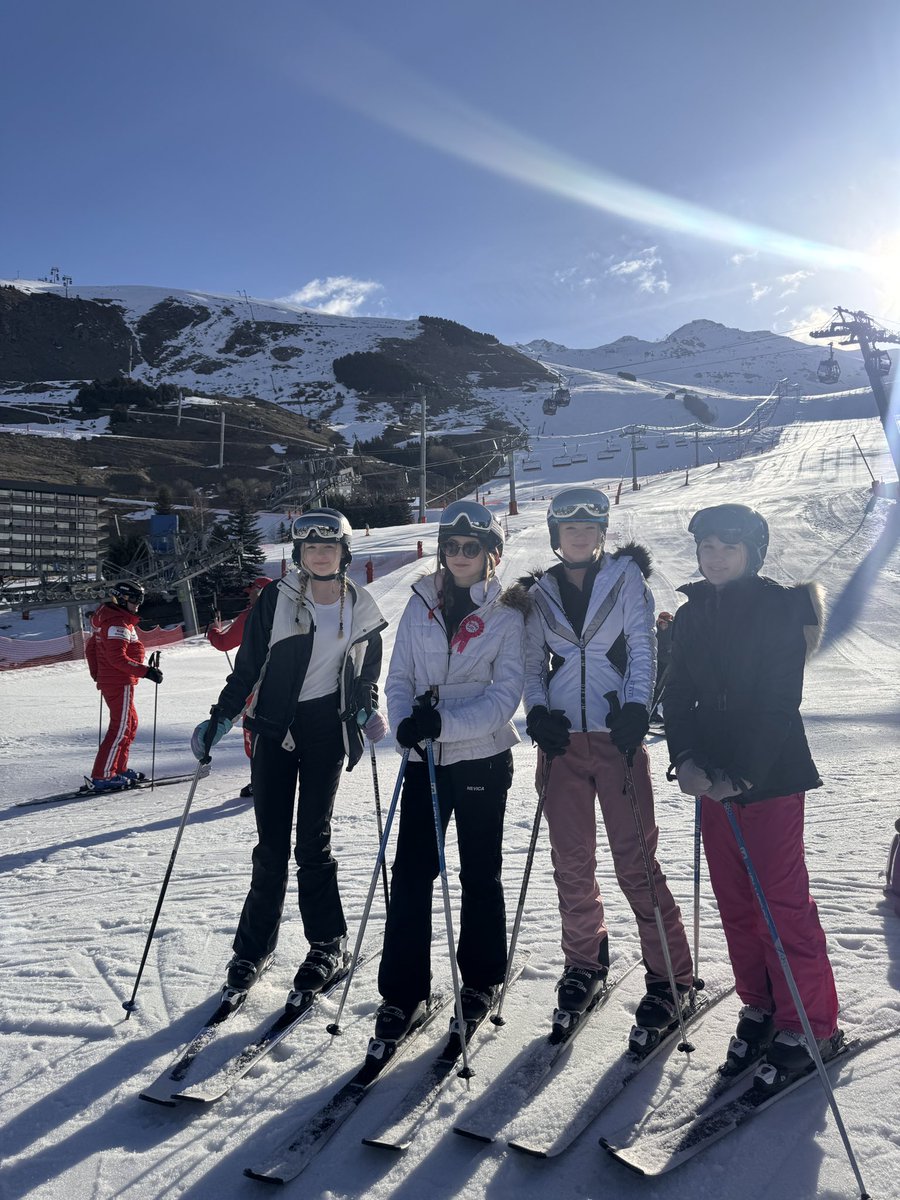 StMarysDT's tweet photo. A birthday morning on the slopes for Lucy! 🎉🥳🎈 @SMCA_PE https://t.co/08buNh4TXE
