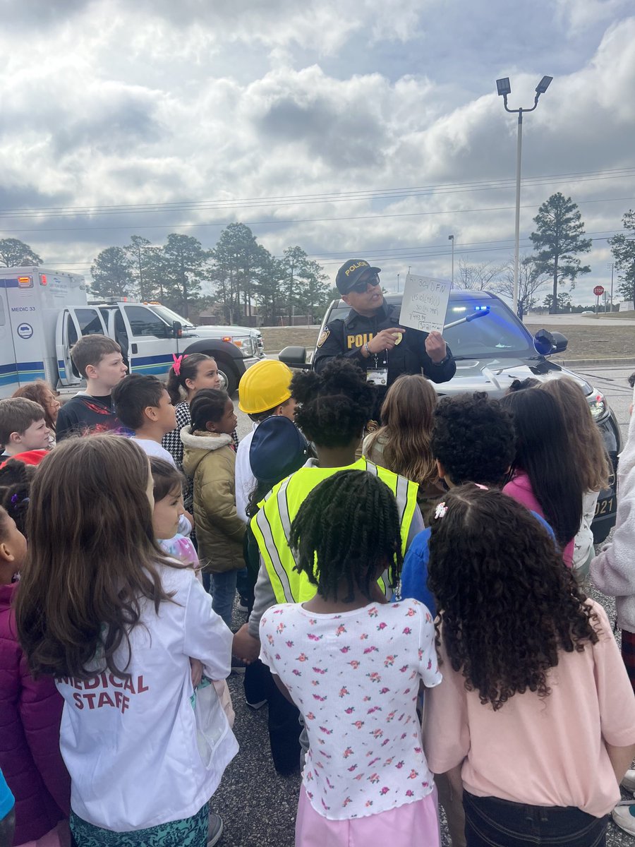 Career Day 2024! Thank you to our committed community partners for taking time out of your busy schedule to mentor our scholars!