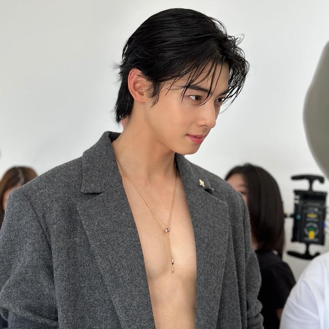 mimamomin's tweet photo. Jay👔🤫 https://t.co/baHSUJ5NSs