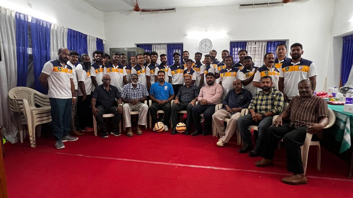 keralafa's tweet image. The AIFF D Certificate Coaching Course at Central Stadium, Trivandrum under AIFF Coach Educator:  Mr Narendra Gangwar

#CoachingCourse #DCertificate #AIFF