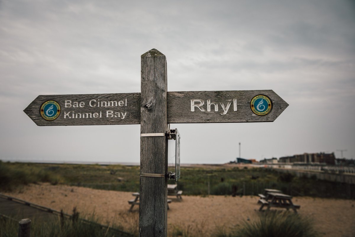 🚮 Pledge to pick up a bag of litter this #GreatBritishSpringClean and join the #SpringCleanCymru event on Kinmel Bay Beach this Sunday 17th March 📲 bit.ly/3Pe9O8S #NorthWales #BeachClean #Rhyl #NorthWalesCoast #WalesCoast