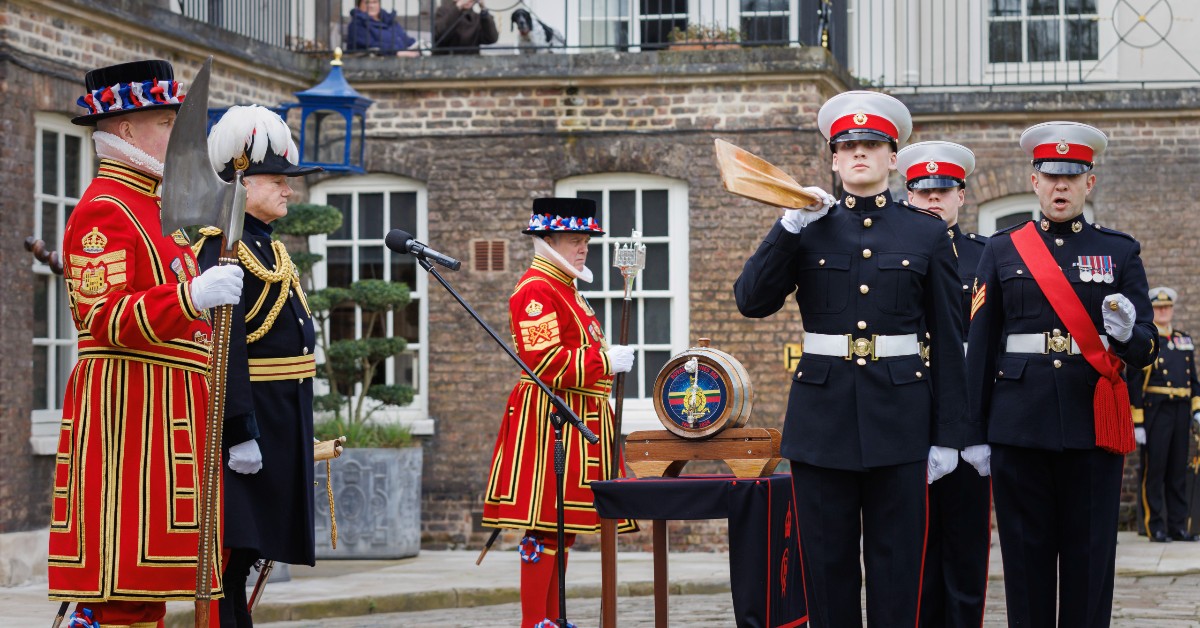 🏰 Yesterday the Ceremony of the Constable's Dues took place at the Tower of London ⚓️ The Royal Marines have a special connection to the Tower, General Sir Gordon Messenger was the first ever Royal Marine to become the Constable of the Tower at his installation in 2022.