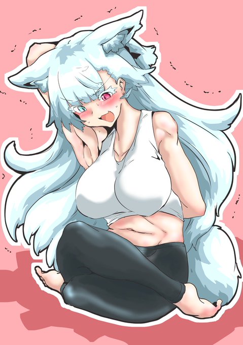 今日の日課はへそ出しタンクトップ&ヨガパンツタンゲコトエ殿です 