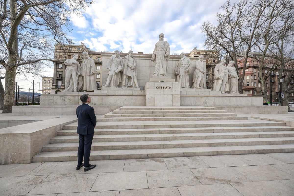 I paused by the Lajos Kossuth statue. Some say his words inspired President Lincoln's Gettysburg Address, and they still ring true today. 'The spirit of our age is Democracy. All for the people, and all by the people.' Honoring Hungary's heroes today.