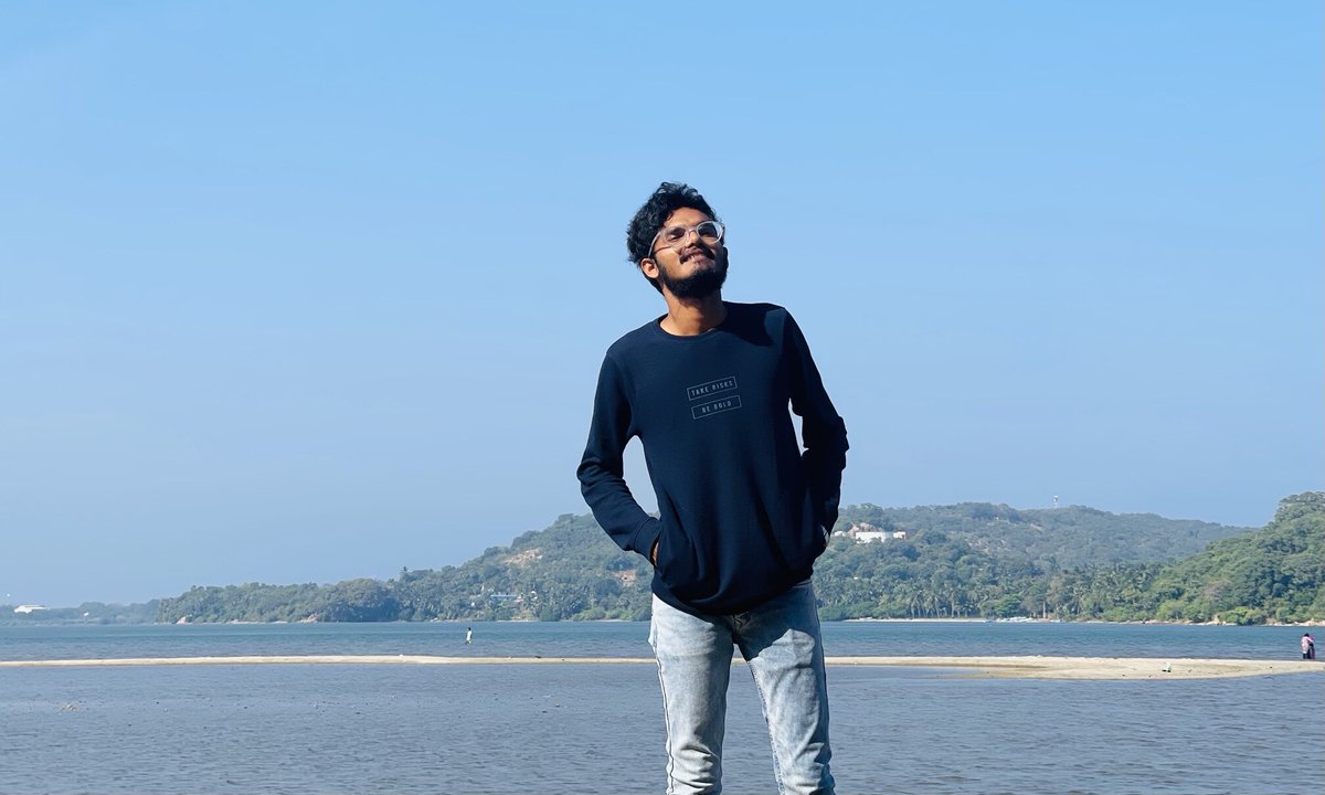 MihlarHadhi's tweet image. Hope keeps you alive🕊
#love #live #letlive