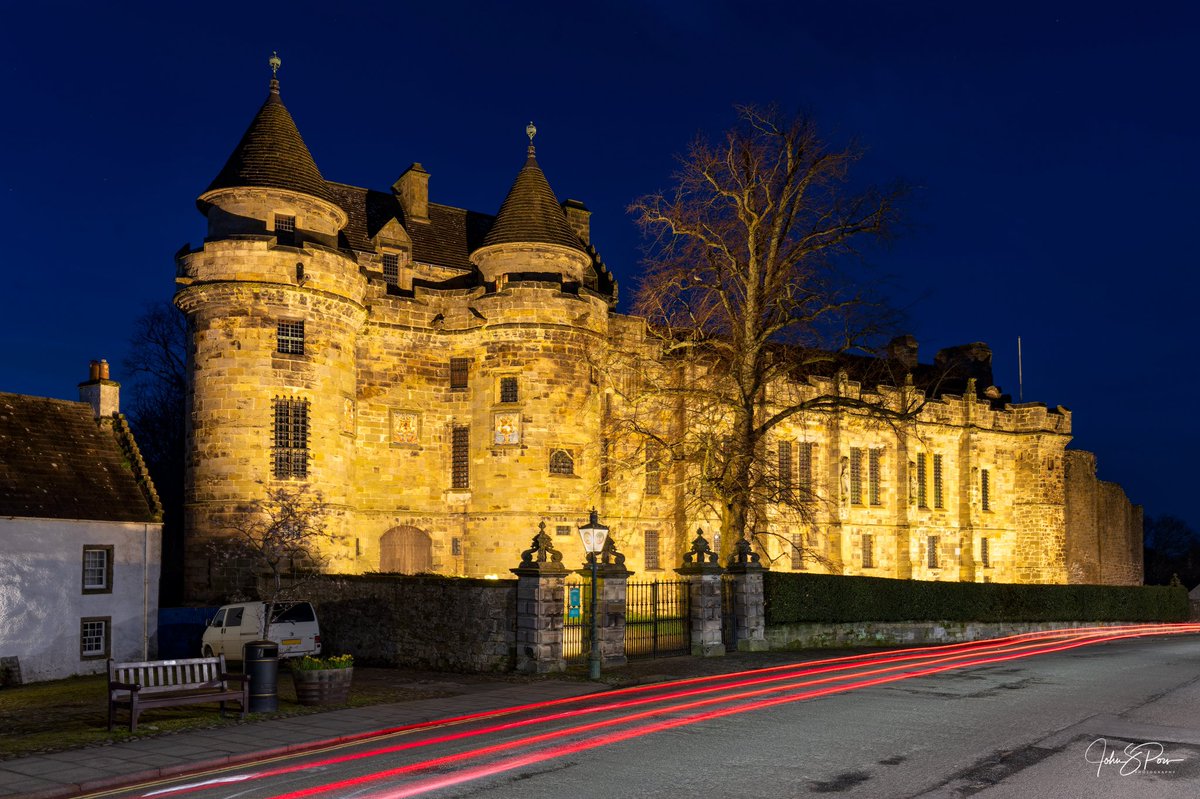 Falkland Palace looking very regal during blue hour last night. One of the finest surviving examples of Renaissance architecture in Scotland.