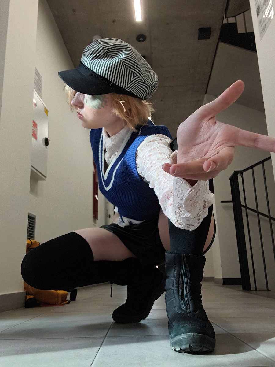 vebbrick's tweet photo. not a cosplay, but inspired by kira 8 look https://t.co/JTtVEHScmX